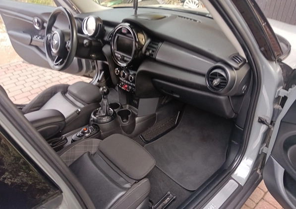 MINI Cooper cena 64700 przebieg: 67100, rok produkcji 2017 z Gołańcz małe 667